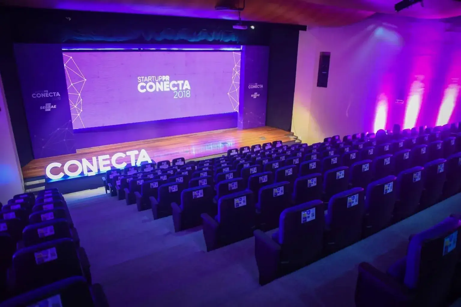 Visual Communication and Corporate Events Design: Sebrae Paraná