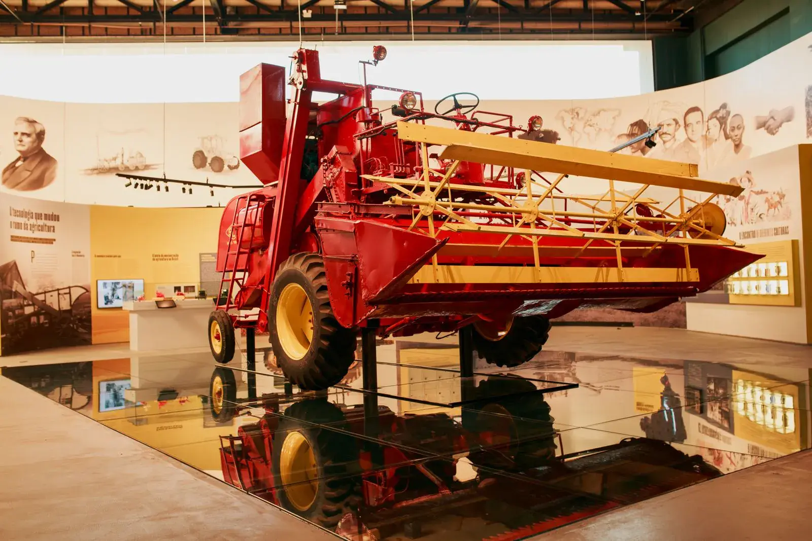 Museum and Exhibition Design Project: MAE - John Deere Institute